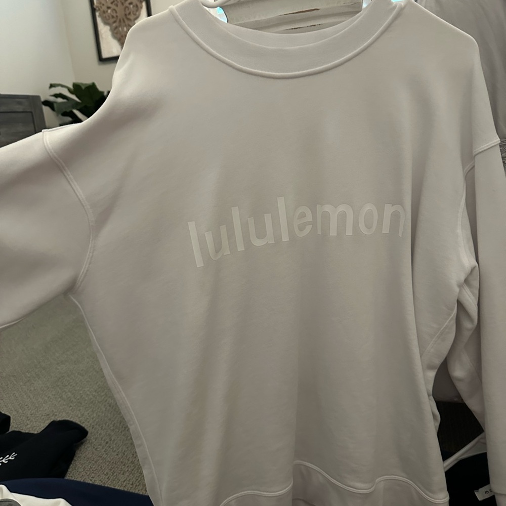 Lululemon crew